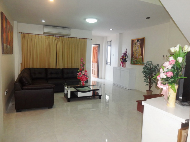 4 Bedrooms Pratumnak Hill House for Rent