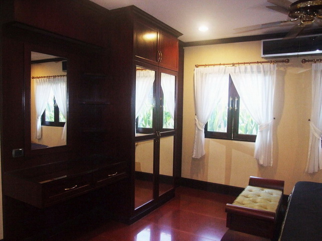 Nicely One Storey House Bali Style for Sale and Rent