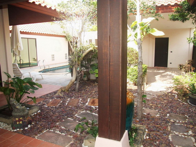 Nicely One Storey House Bali Style for Sale and Rent