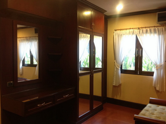 Nicely One Storey House Bali Style for Sale and Rent