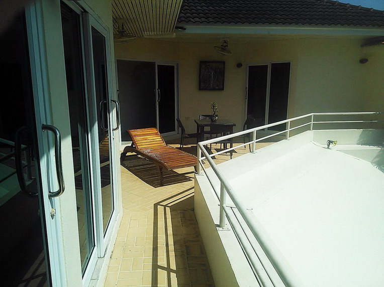 4 Bedrooms Pool Villa for Rent in South Pattaya