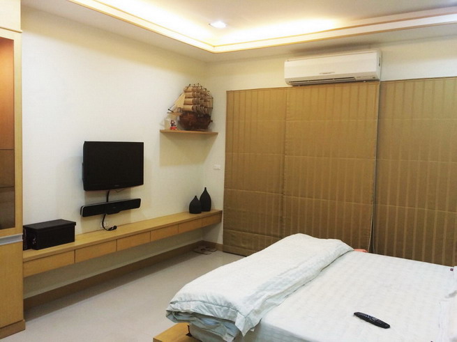 2 Storeys House for Rent in Pattaya.