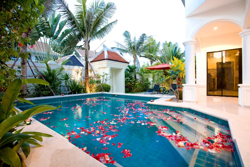 House Style Pool Villa for Rent