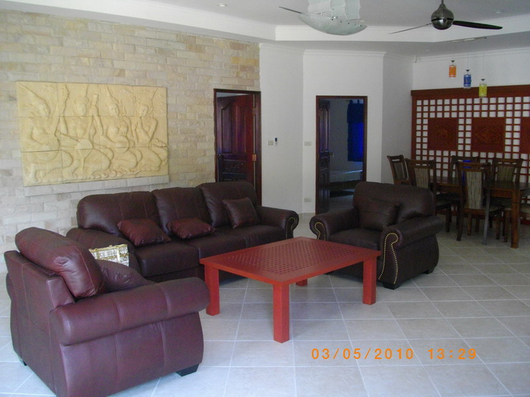 Pool villa In Pratamnak Area for Rent