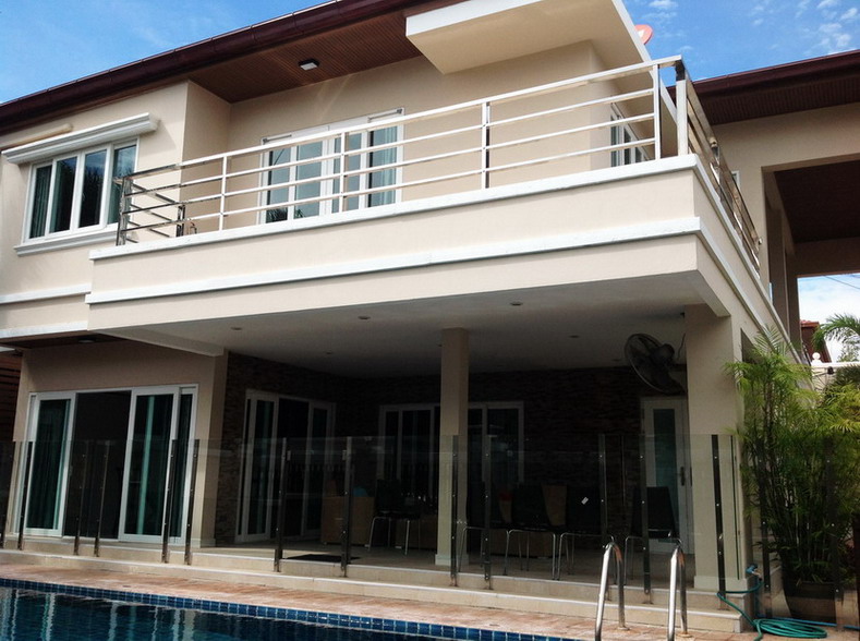 Big house 4+1 Bedrooms for Rent in East Pattaya