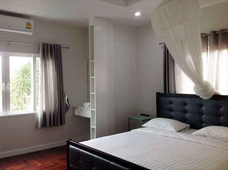 Big house 4+1 Bedrooms for Rent in East Pattaya