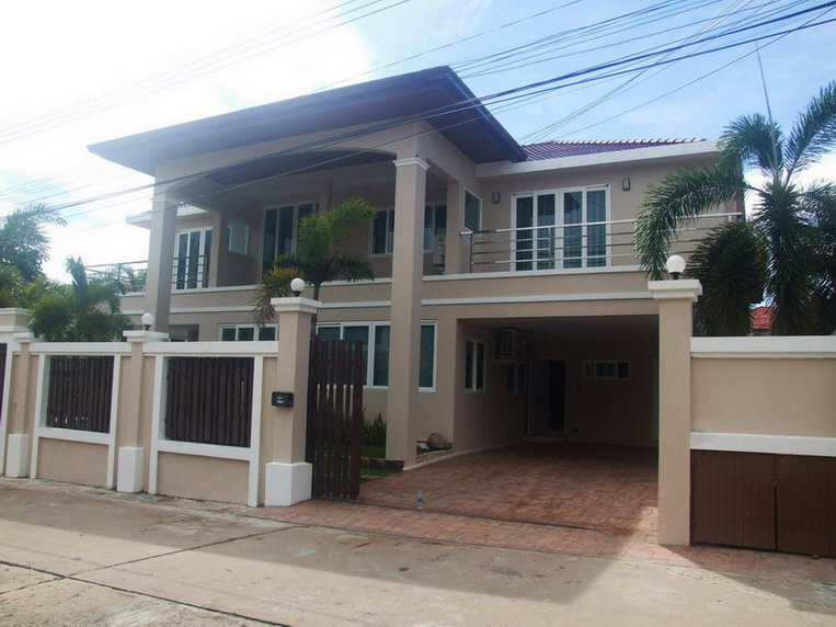 Big house 4+1 Bedrooms for Rent in East Pattaya