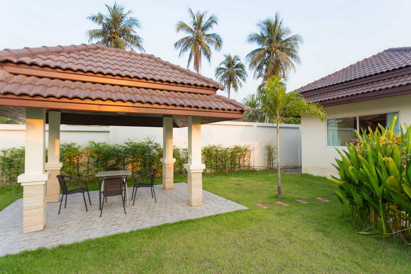 3 BED ROOM HOUSE WITH PRIVATE SWIMMING POOL, IN HUAY YAI