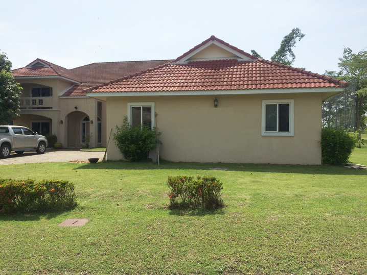 Golf Course Villa for Sale and Rent in Sriracha