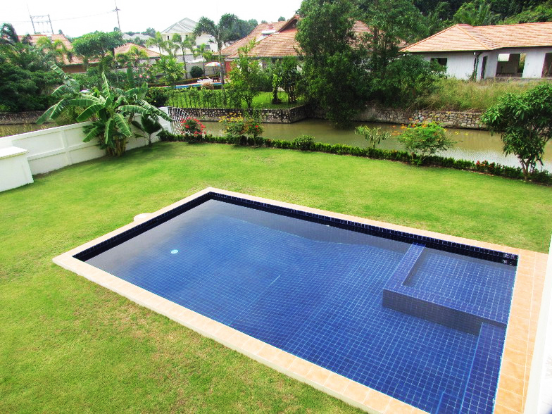 Big Land 2 Story House for Sale in East Pattaya