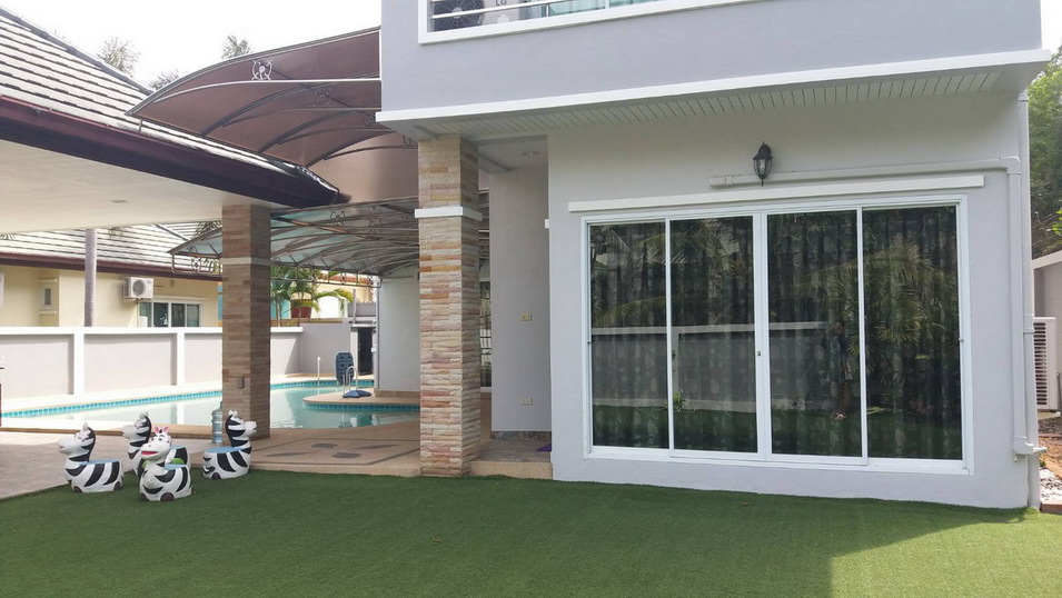 2 Story House 4 Bedrooms For Rent in East Pattaya