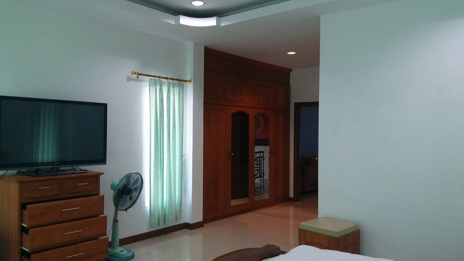 2 Story House 4 Bedrooms For Rent in East Pattaya