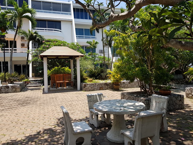 Beach Front Townhouse For Rent on the Beach, Jomtien