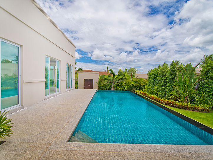 Luxury House for Sale in Pong, Pattaya Thailand