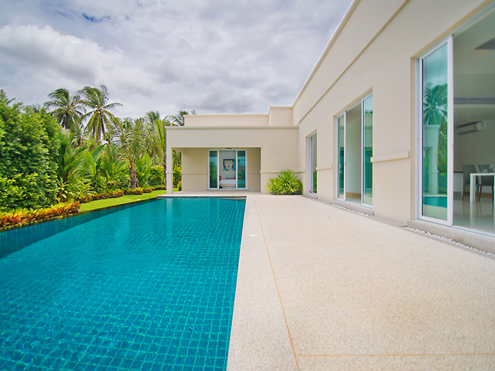 Luxury House for Sale in Pong, Pattaya Thailand