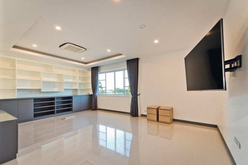 5-Bedroom Luxury Homes for Rent in Pattaya, Thailand