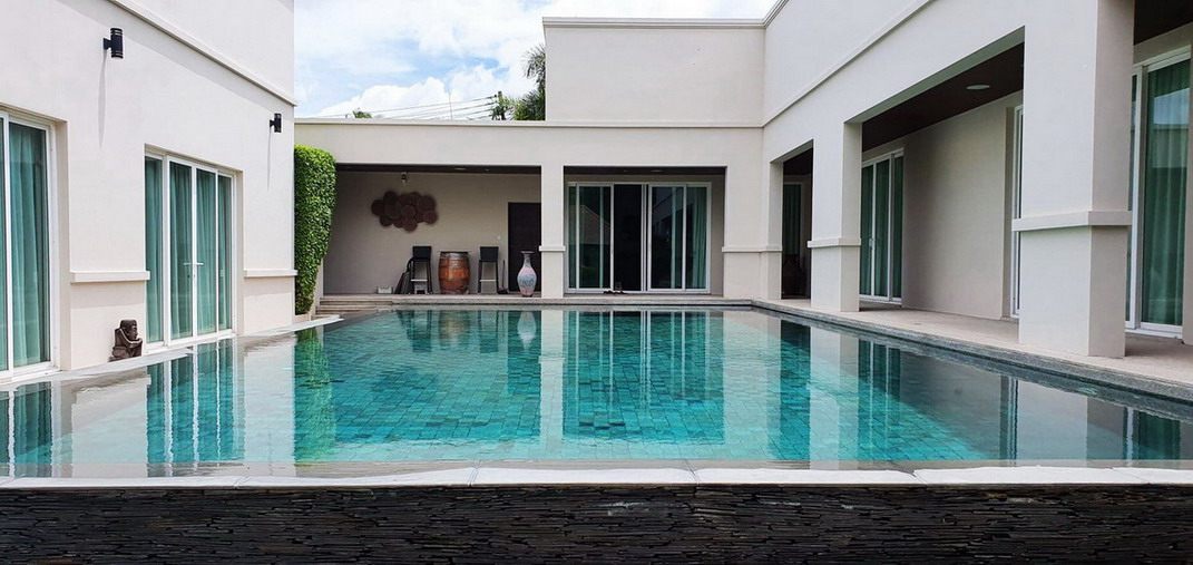 1 RAI of Land Luxury House for Sale and Rent Pond, Pattaya