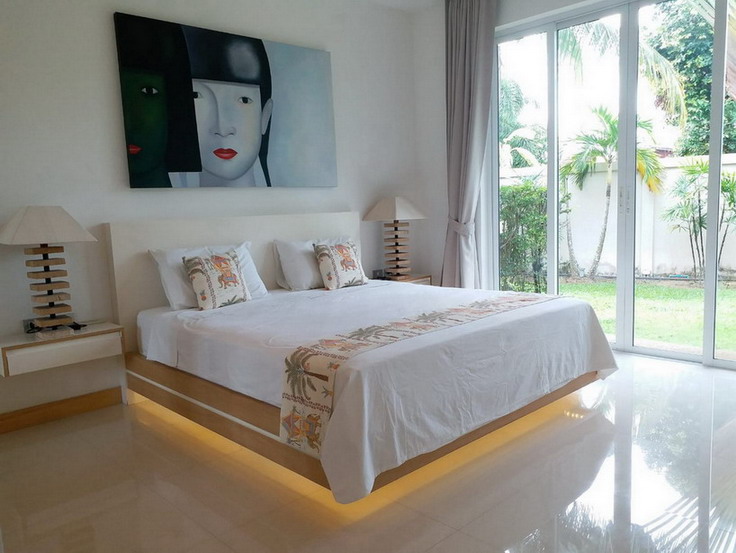 Huge Pool Villa For Sale and Rent Mapprachan Lake, East Pattaya