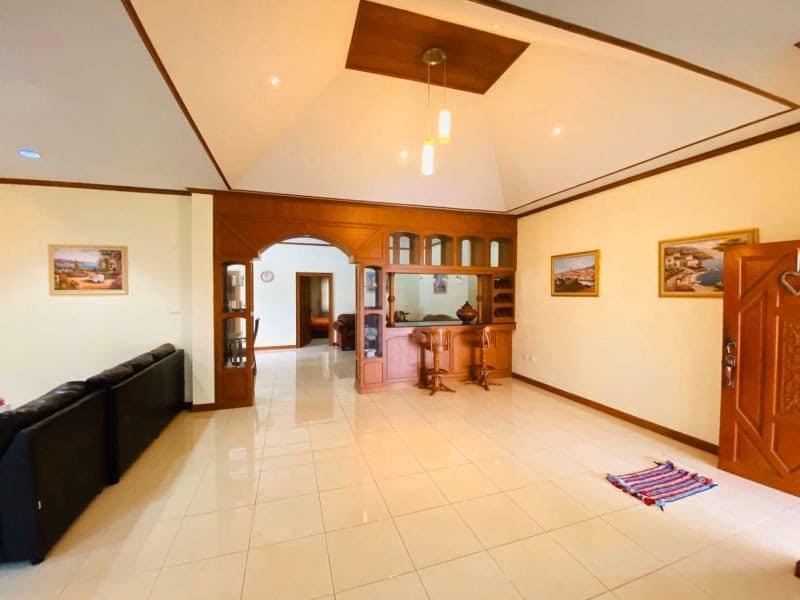 Large Pool Villa  For Sale in East Pattaya