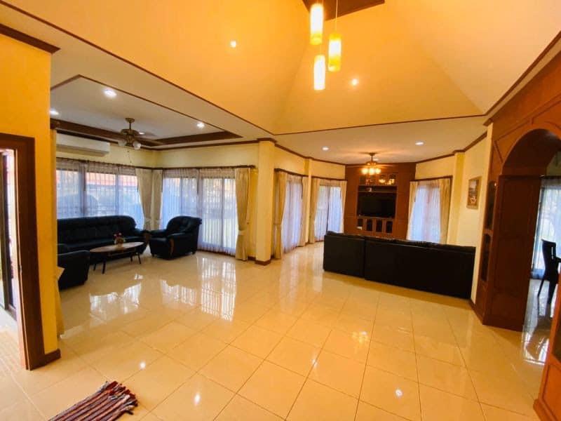 Large Pool Villa  For Sale in East Pattaya