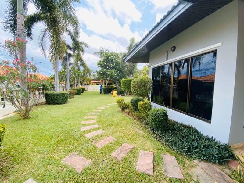 Large Pool Villa  For Sale in East Pattaya