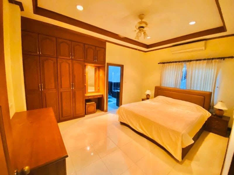 Large Pool Villa  For Sale in East Pattaya