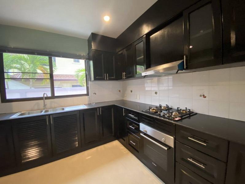 2 Storey House Sale in East Pattaya, Mapprachan Lake