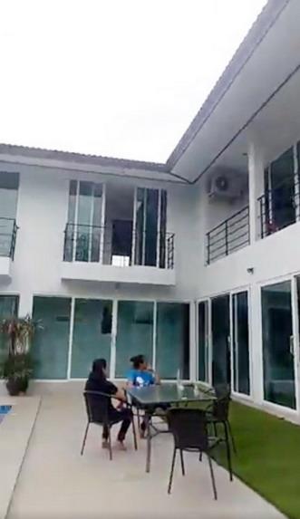 Private House for Sale in Mapprachan Lake, East Pattaya