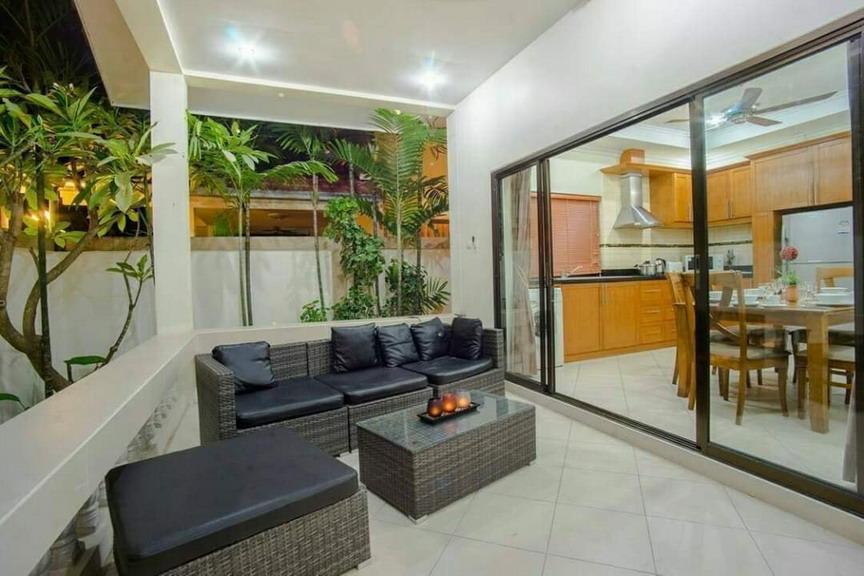 3 Bedrooms Pool Villa  For Rent  at Jomtien, Pattaya