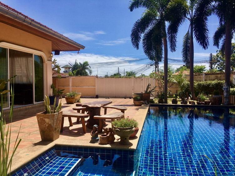 Private house with a swimming pool for Sale Nong Ket Yai, East Pattaya