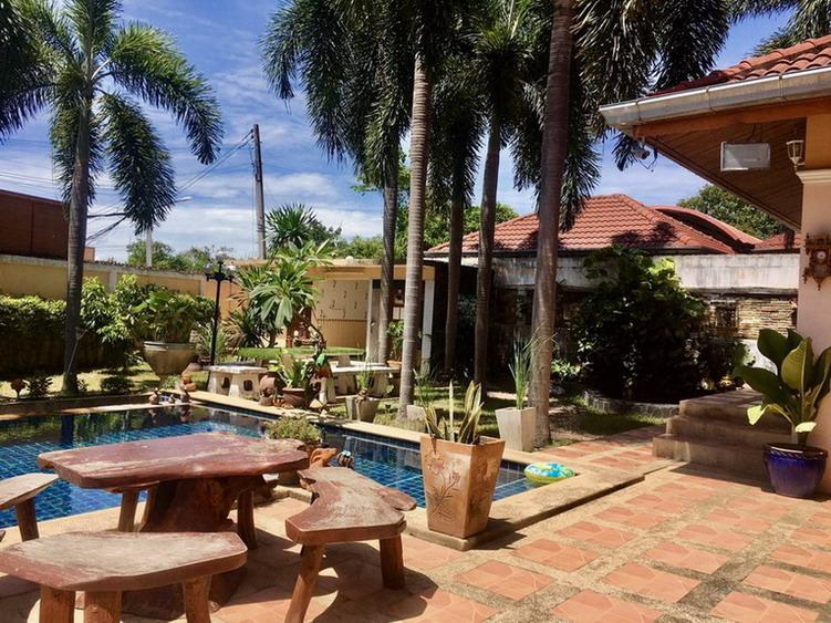 Private house with a swimming pool for Sale Nong Ket Yai, East Pattaya