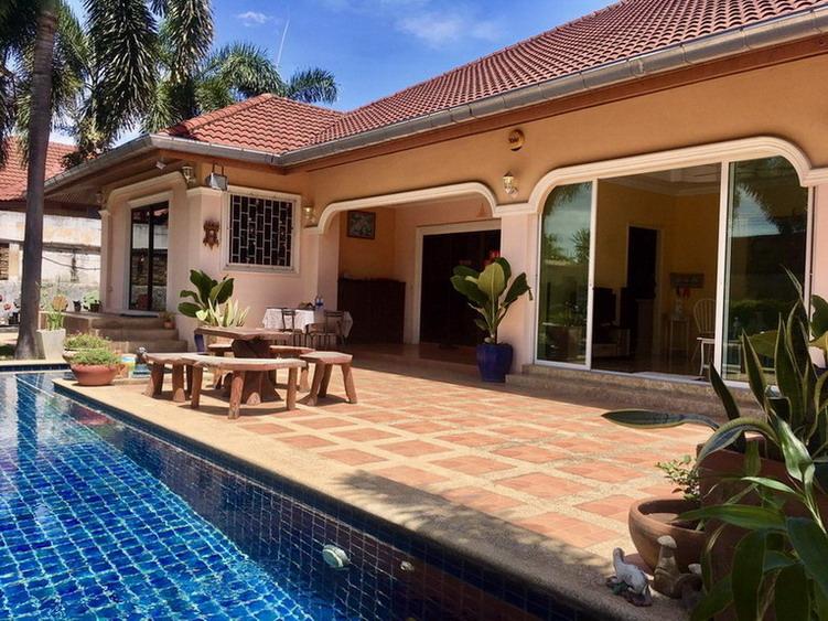 Private house with a swimming pool for Sale Nong Ket Yai, East Pattaya