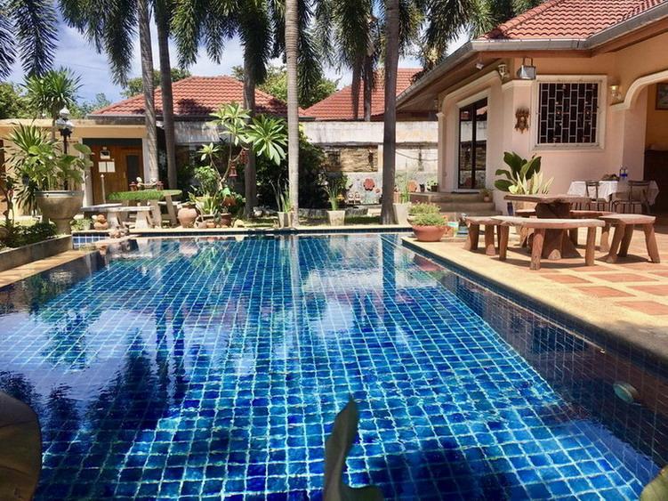 Private house with a swimming pool for Sale Nong Ket Yai, East Pattaya