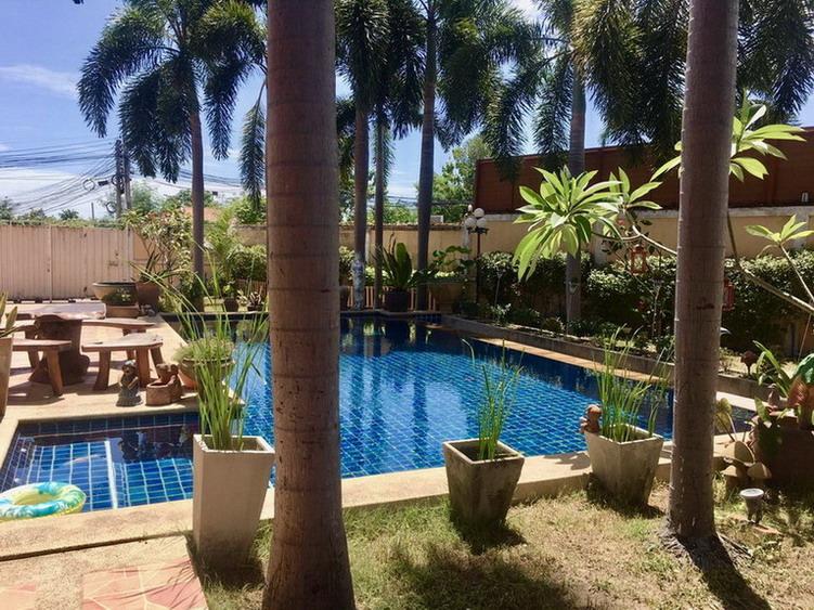 Private house with a swimming pool for Sale Nong Ket Yai, East Pattaya