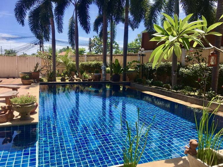 Private house with a swimming pool for Sale Nong Ket Yai, East Pattaya