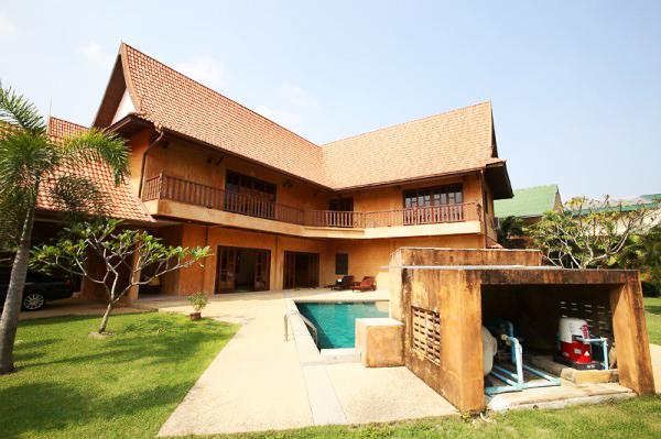 4 Bedrooms House For Rent With Private Pool In East Pattaya