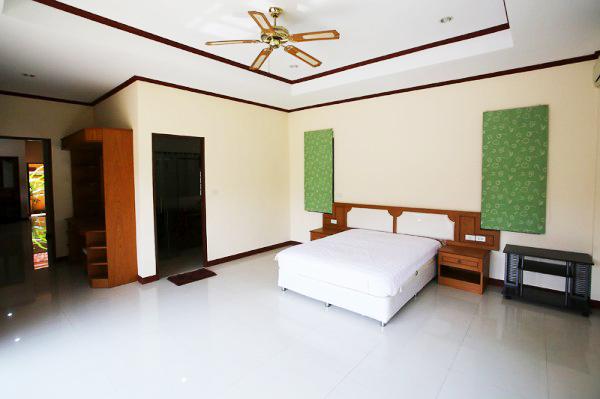 4 Bedrooms House For Rent With Private Pool In East Pattaya