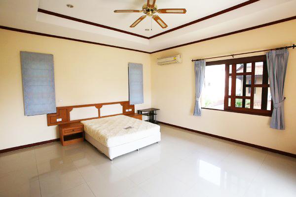 4 Bedrooms House For Rent With Private Pool In East Pattaya