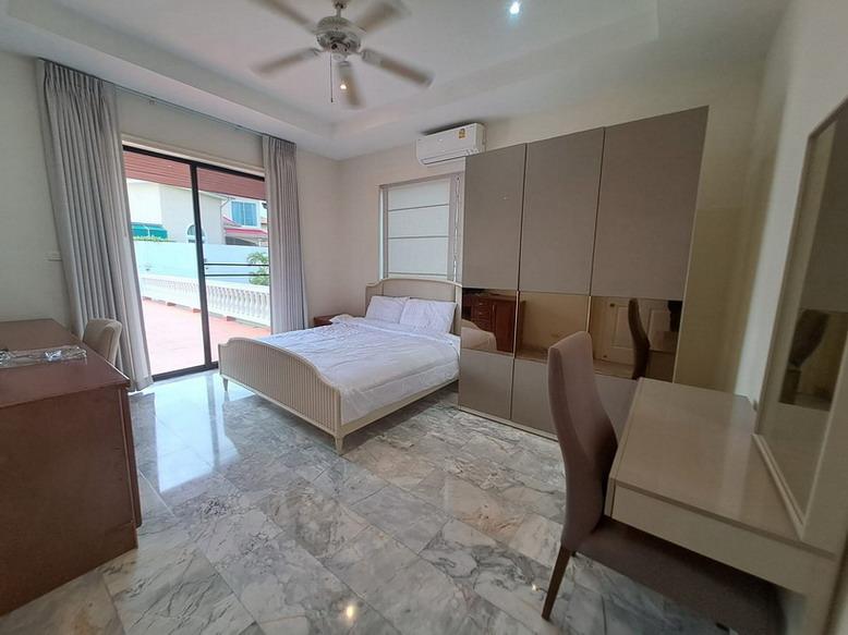 Big Land House for Rent in East Pattaya