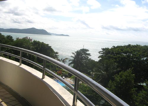 3-Bedroom Condo for Sale or Rent in Na Jomtien