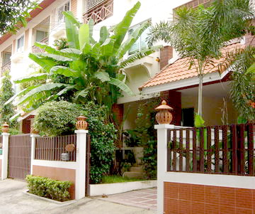 3 Storey Town House For Rent, South Pattaya