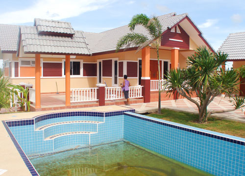 House w/Pool for Sale