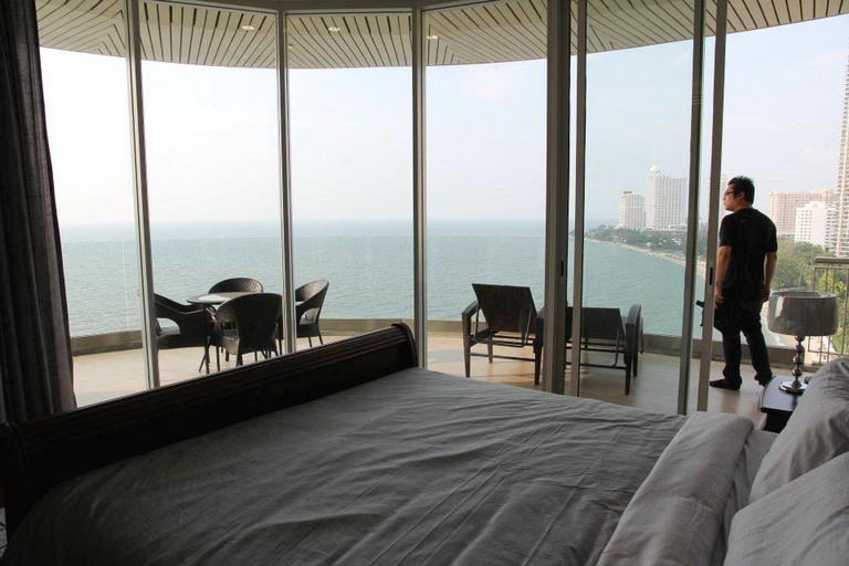 6 Star Condominium 3 Bedrooms for Rent in Wong Amat Beach