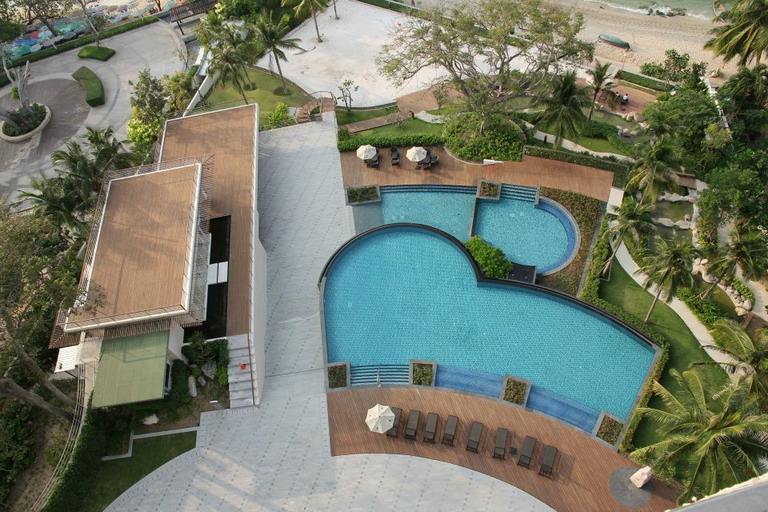 6 Star Condominium 3 Bedrooms for Rent in Wong Amat Beach