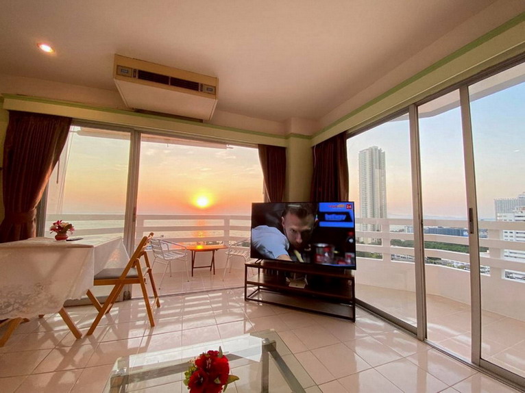 Sea View Jomtien Beach Condo for Sale Rent