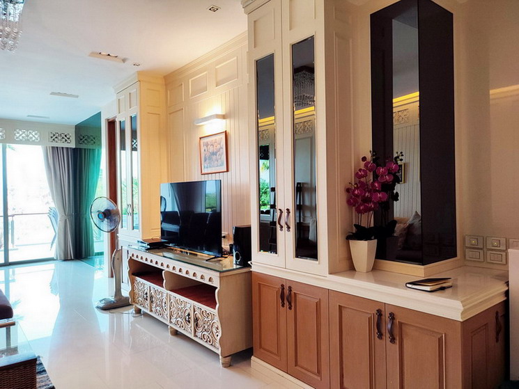 Luxury Sea View 2 Bedrooms Condominium for Rent