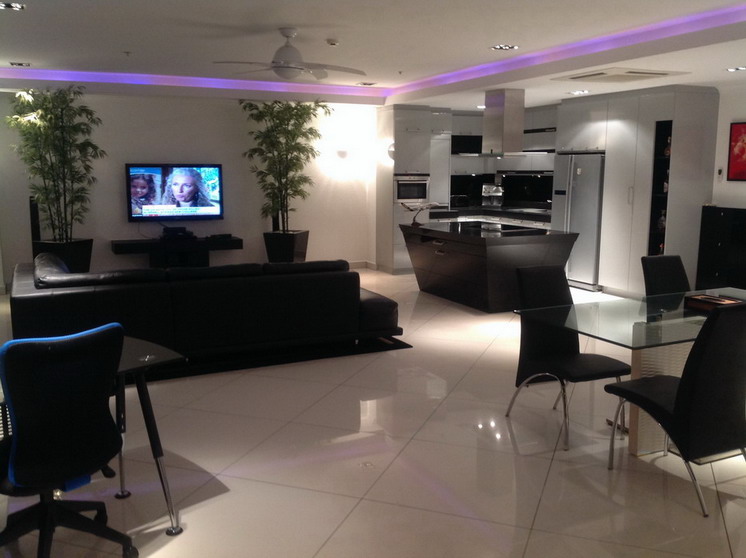 Modern Penthouse 1 Bedroom Condominium for Rent in Pattaya on Pratumnak Hill