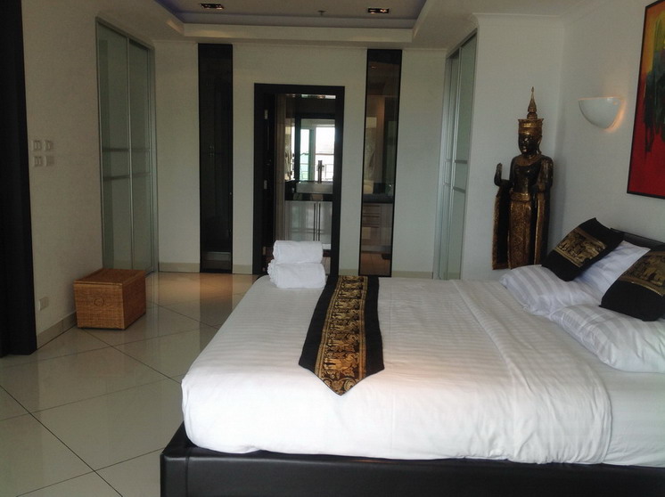 Modern Penthouse 1 Bedroom Condominium for Rent in Pattaya on Pratumnak Hill