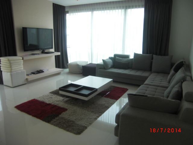 3 Bedrooms Beachfront Condominium for Rent