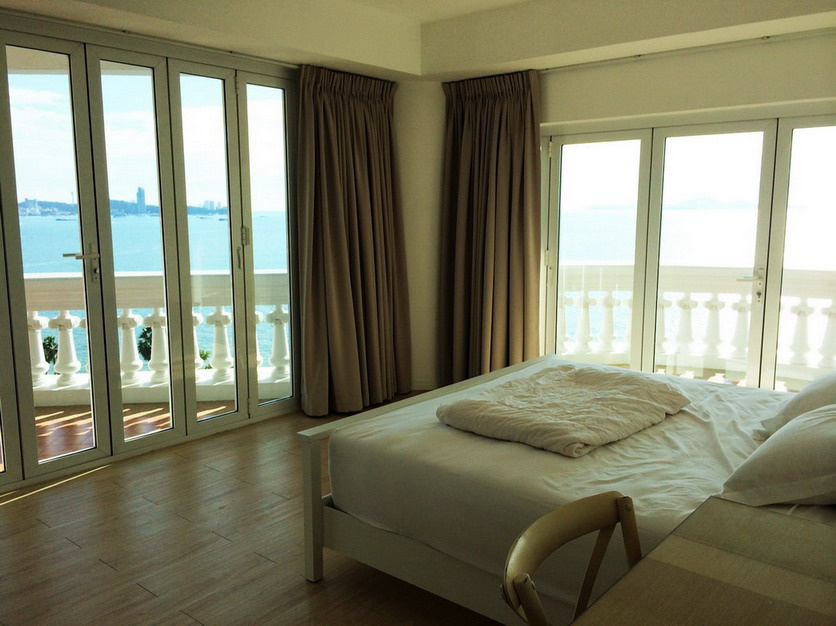 3 Rooms with Sea View Condo for Rent in Wong Amat Beach